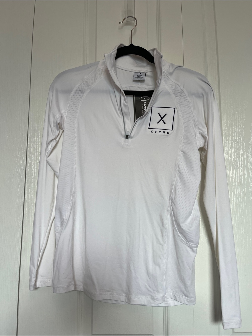 Xtend Barre White Performance Quarter-Zip Pullover